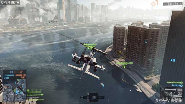 看到CF手游新出的120人战场，战地玩家笑了！