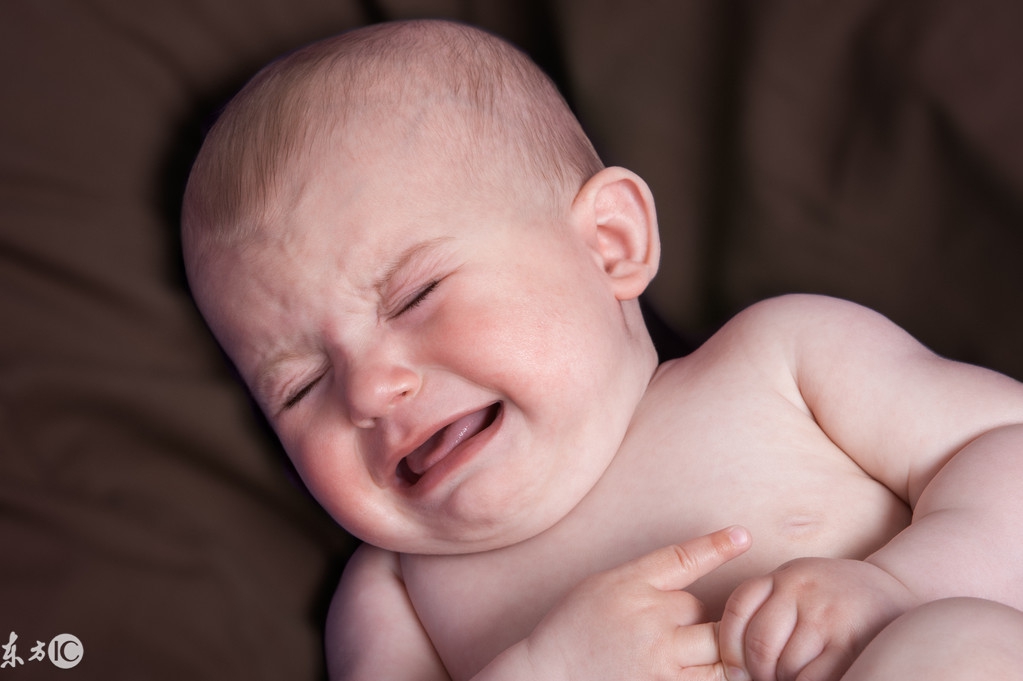 宝宝肠绞痛哭闹厉害怎么缓解,宝宝肠绞痛哭闹怎么办