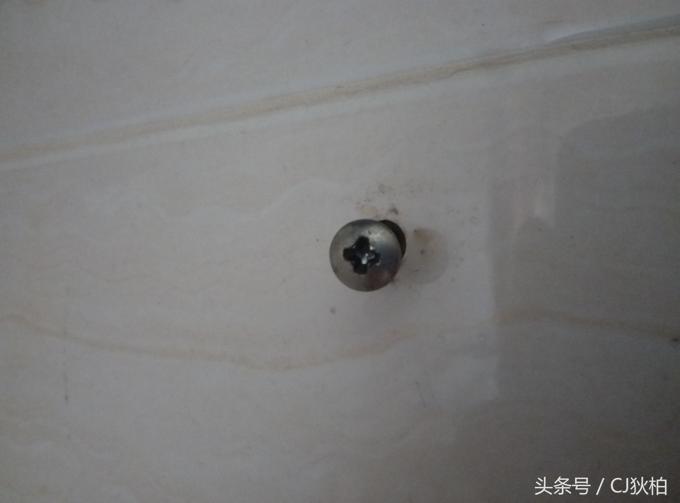 在家里螺丝滑牙了怎么拧下来,螺丝机滑牙怎么办