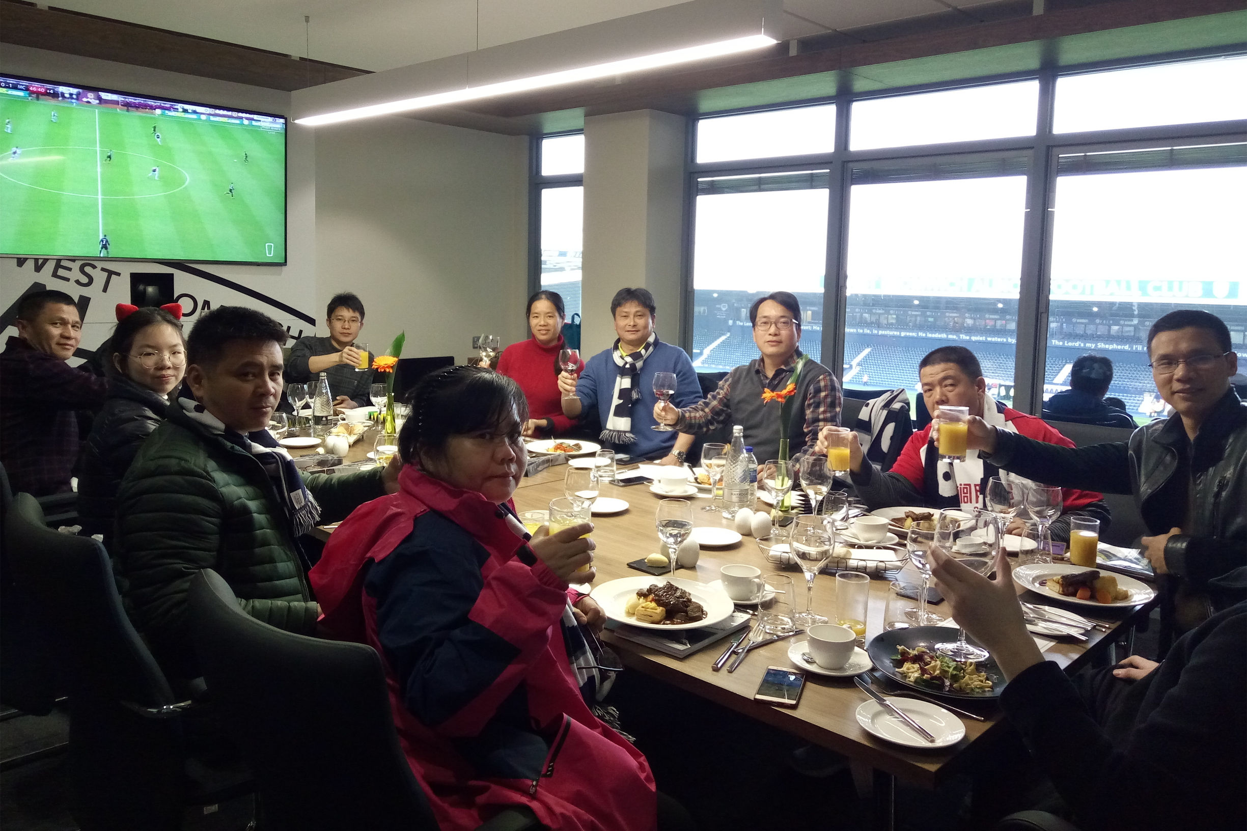 一周双赛风雨相随，中国球迷团观战西布朗