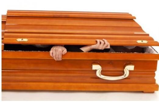 闪电劈死球员,21世纪足球场上十大死亡事件