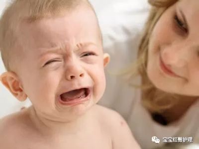 婴儿皮肤干裂发红起皮,宝宝皮肤干裂红