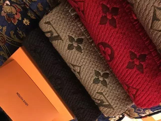 lv围巾怎么辨别真假的最好方法,lv围巾真假鉴别方法