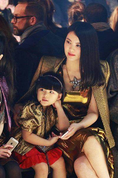 同样富养女的贝嫂为何好评不断，反观李湘却被国人骂惨？