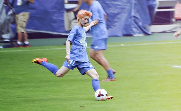 鹿晗足球高光合集,鹿晗被演员耽误的歌手