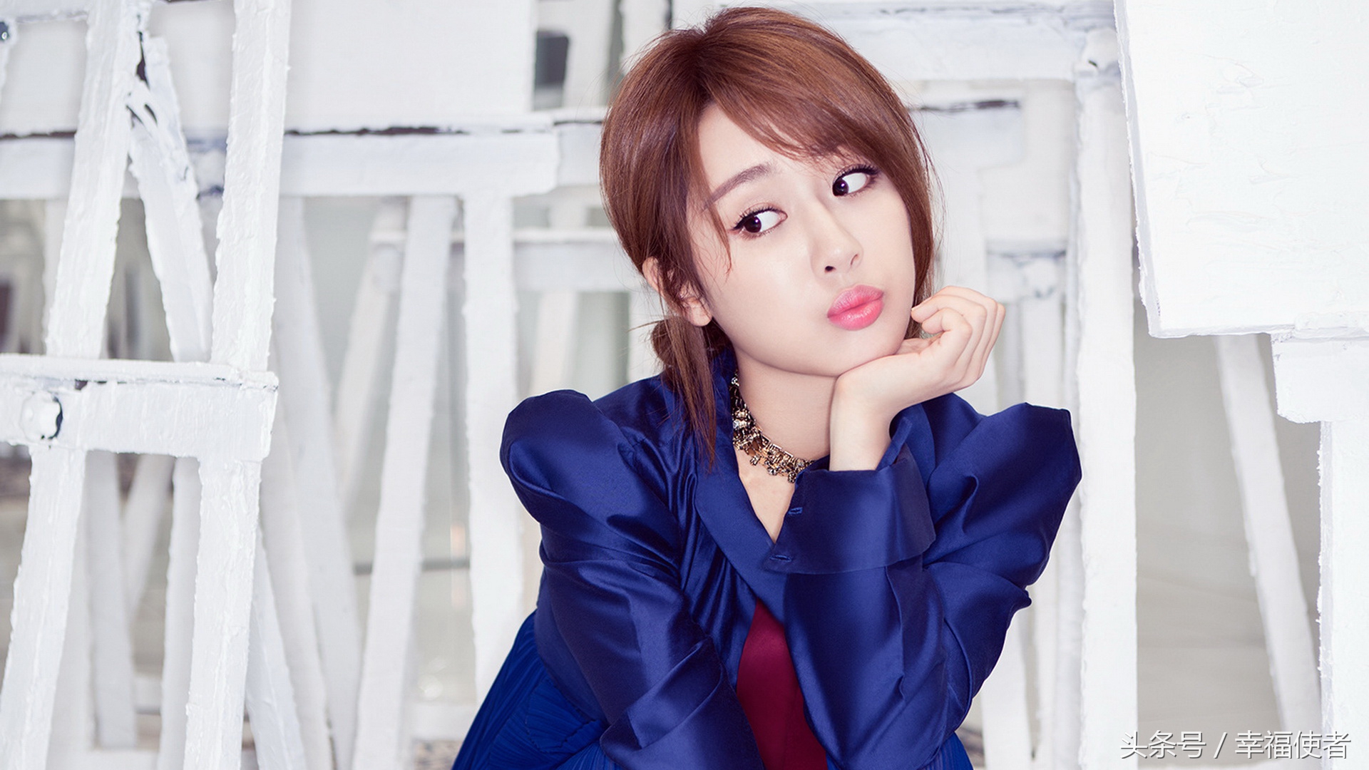 杨紫92年生属猴狗年运势，财源可得，运境吉祥