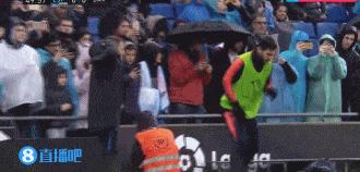 加泰德比梅西过人,国家德比梅西被几人铲倒