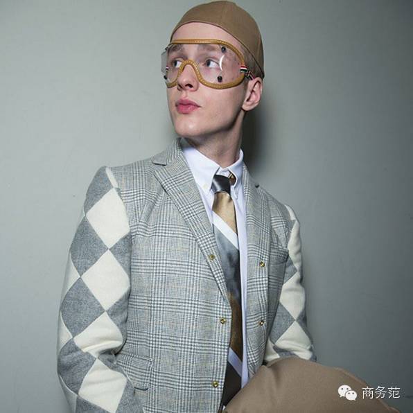 马云穿加拿大鹅牌羽绒服,马云羽绒服moncler