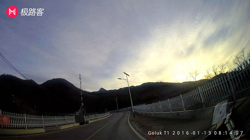 安全,畅玩兼得?极路客T1智能行车记录仪完美体验