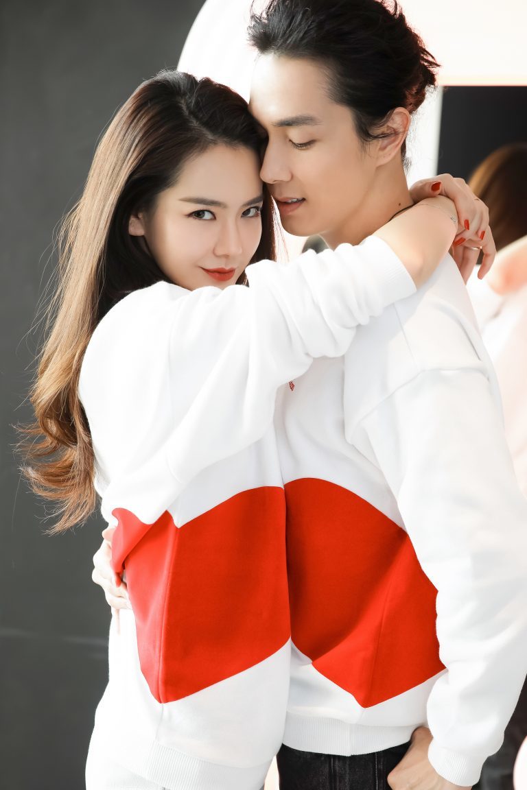 adidas新款情人节限定2023,adidasoriginals高帮银色