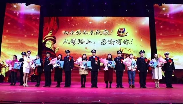 慰问演出感动,慰问演出现场震撼