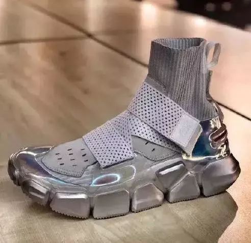 李宁新款打篮球最舒服的是哪一款,李宁和匹克篮球鞋推荐