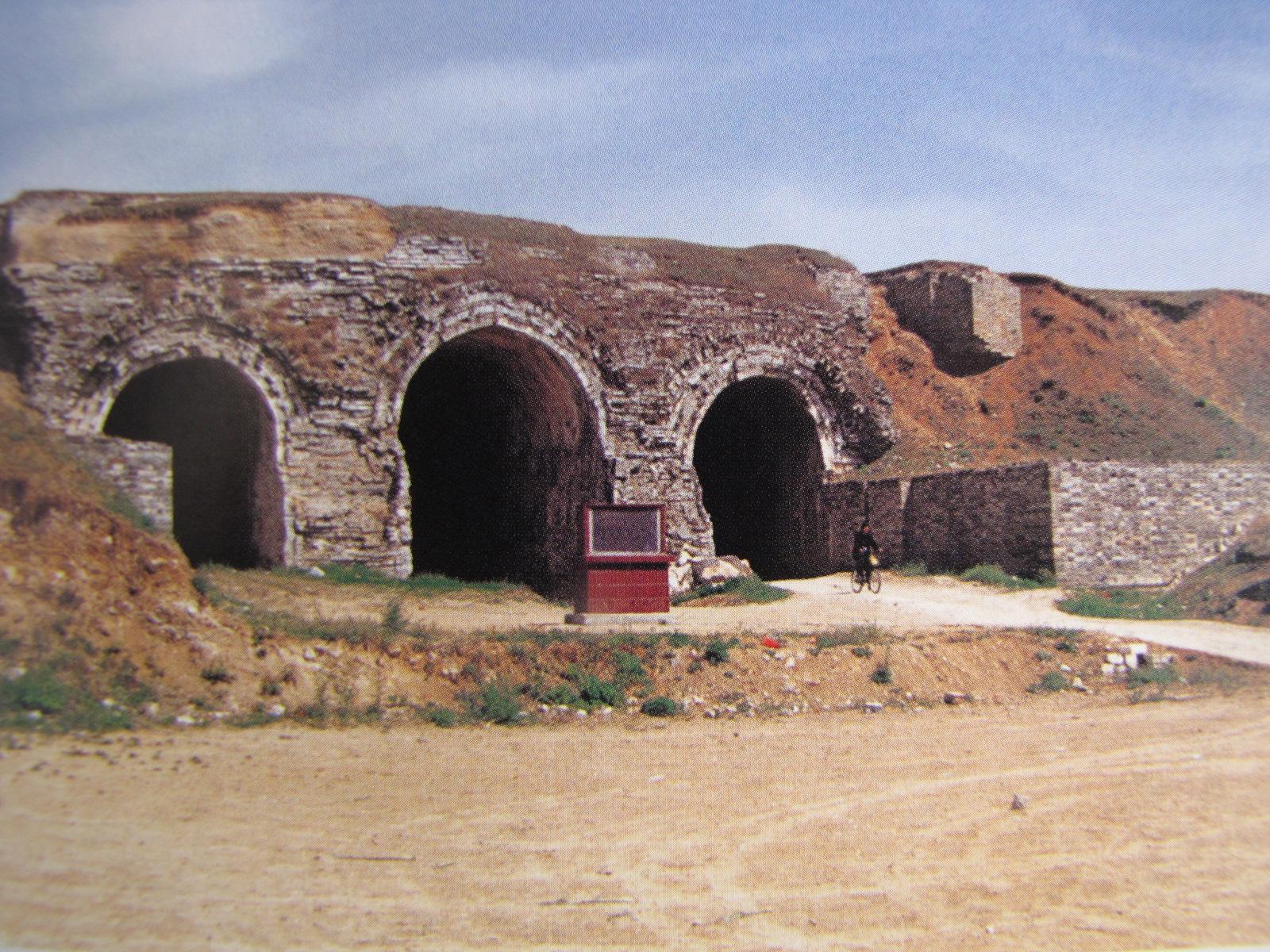 朱元璋为何要修建中都皇城，最后怎么成为了烂尾楼？