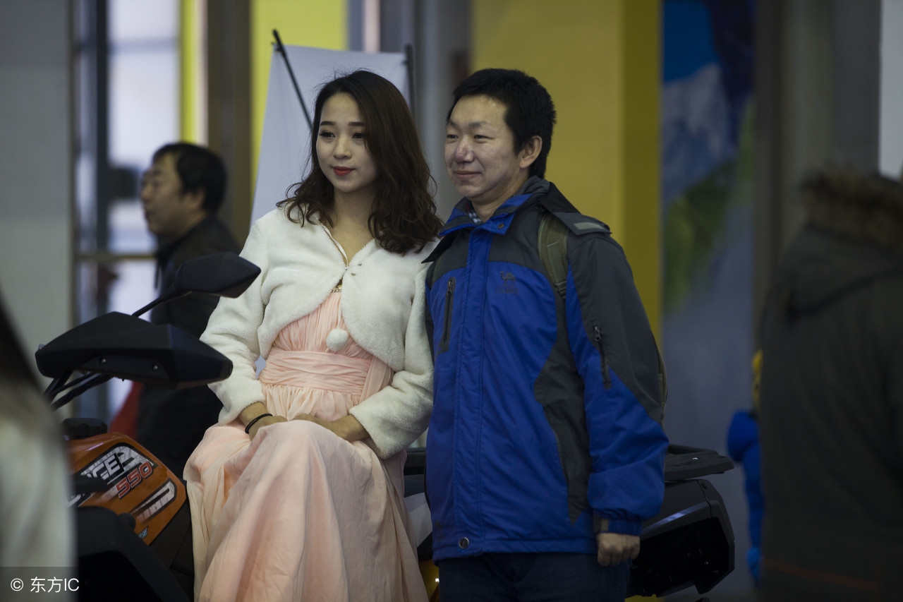 渣男中的极品，被小三一家人逼着我去引产，我该怎么办？