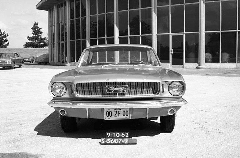 法拉利和野马的马是同一个动作吗,法拉利的马和野马有什么区别