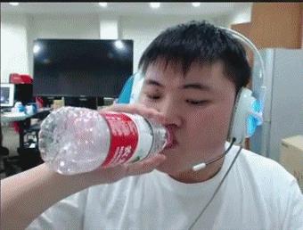 uzi比赛单杀四人,uzi极限操作拿下四杀