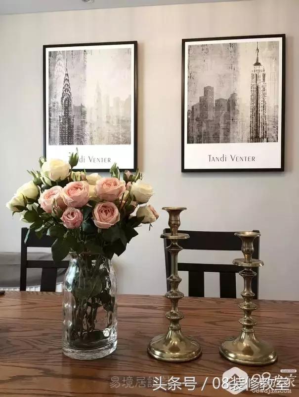 一直在纠结沙发背景墙要不要挂画,今年最流行挂画怎么选