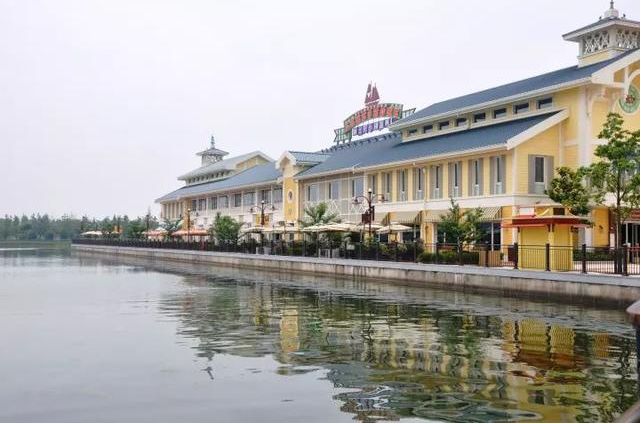 上海可以坐地铁去的古镇,上海国外风情的小镇