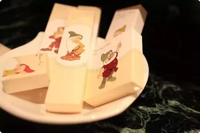 五星级酒店里面的服务设施要钱吗,五星级酒店却暗藏黄与黑