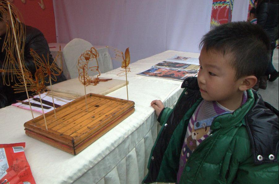 男子做糖画30多年作品常被人高价购买收藏