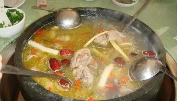 来自西藏墨脱的石锅鸡,西藏墨脱特色石锅