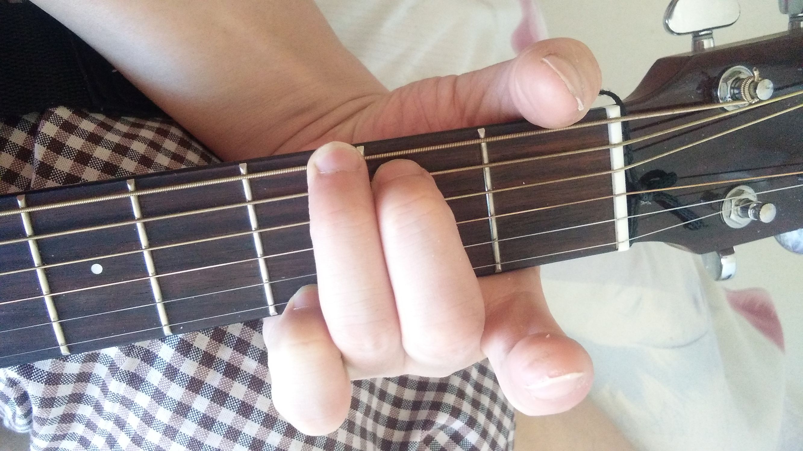 吉他ringringring和弦教学,新手如何正确按吉他和弦