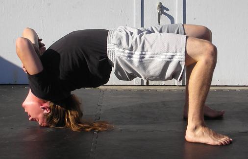 脖子粗锻炼的方法,脖子粗壮怎么练