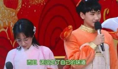 何炅揭秘主持快本,何炅和吴昕快乐大本营视频