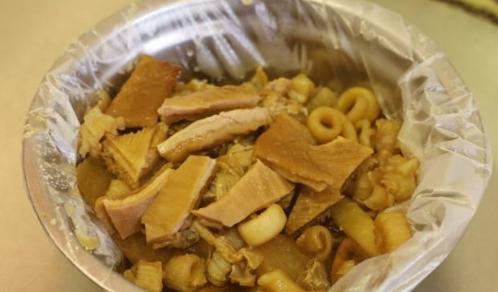 一碗牛杂能在夜市立足几十年,牛杂记忆深处的味道