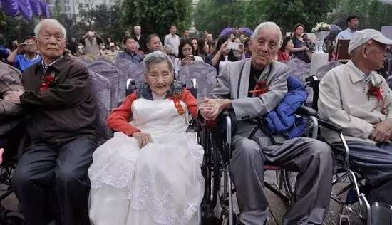 万象|梦回二战，中国版战争与和平，我在战壕里写下给你的情书