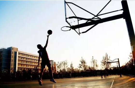 每个班里是不是都有一个这样的人,你小时候班级里一定有这样的人