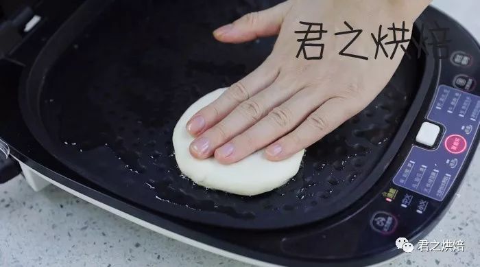 动手自己做美食肉饼看着就有食欲,适合老人吃的肉饼的做法