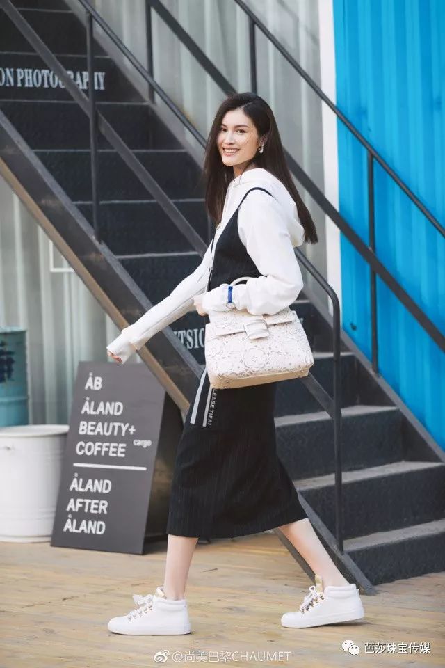 李宁运动服怎么搭,李宁运动服怎么搭配衣服