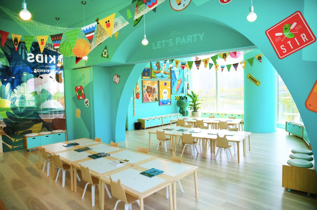 睡进220米高空上的云端酒店，玩转网红LINEFRIENDS乐园，新晋亲子游地标来袭！