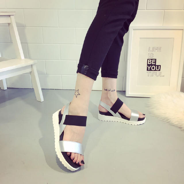 凉快又舒适的夏日凉鞋推荐,盘点夏天必买的时髦凉鞋