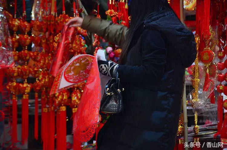 珠海闹市中破破烂烂的老街，有我儿时过年的味道