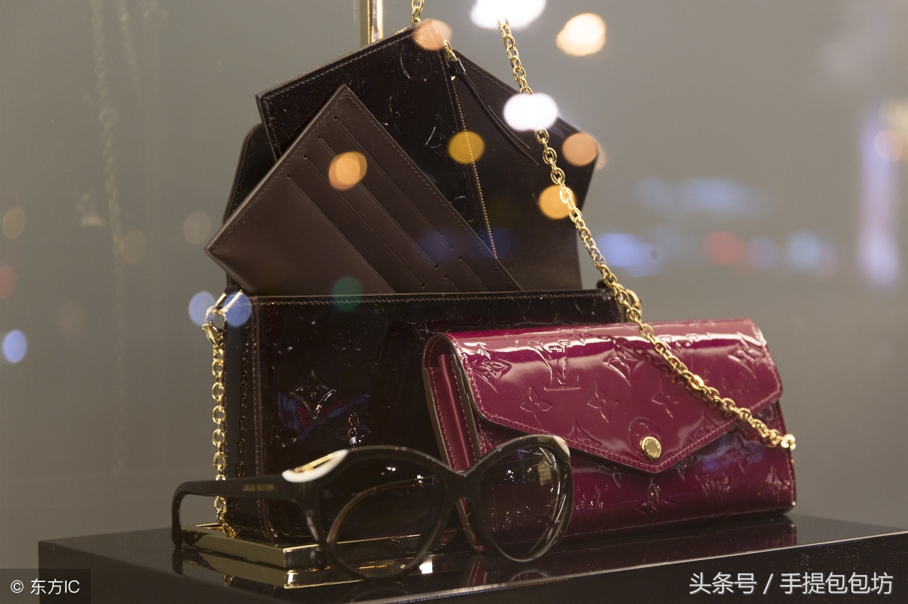 为什么有的名牌包包没有肩带呢,为什么有些大牌包包没牌子