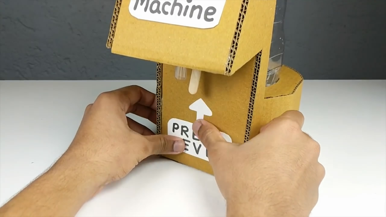 手工制作饮水机教程不用塑料水瓶,塑料瓶做饮水机简单的方法