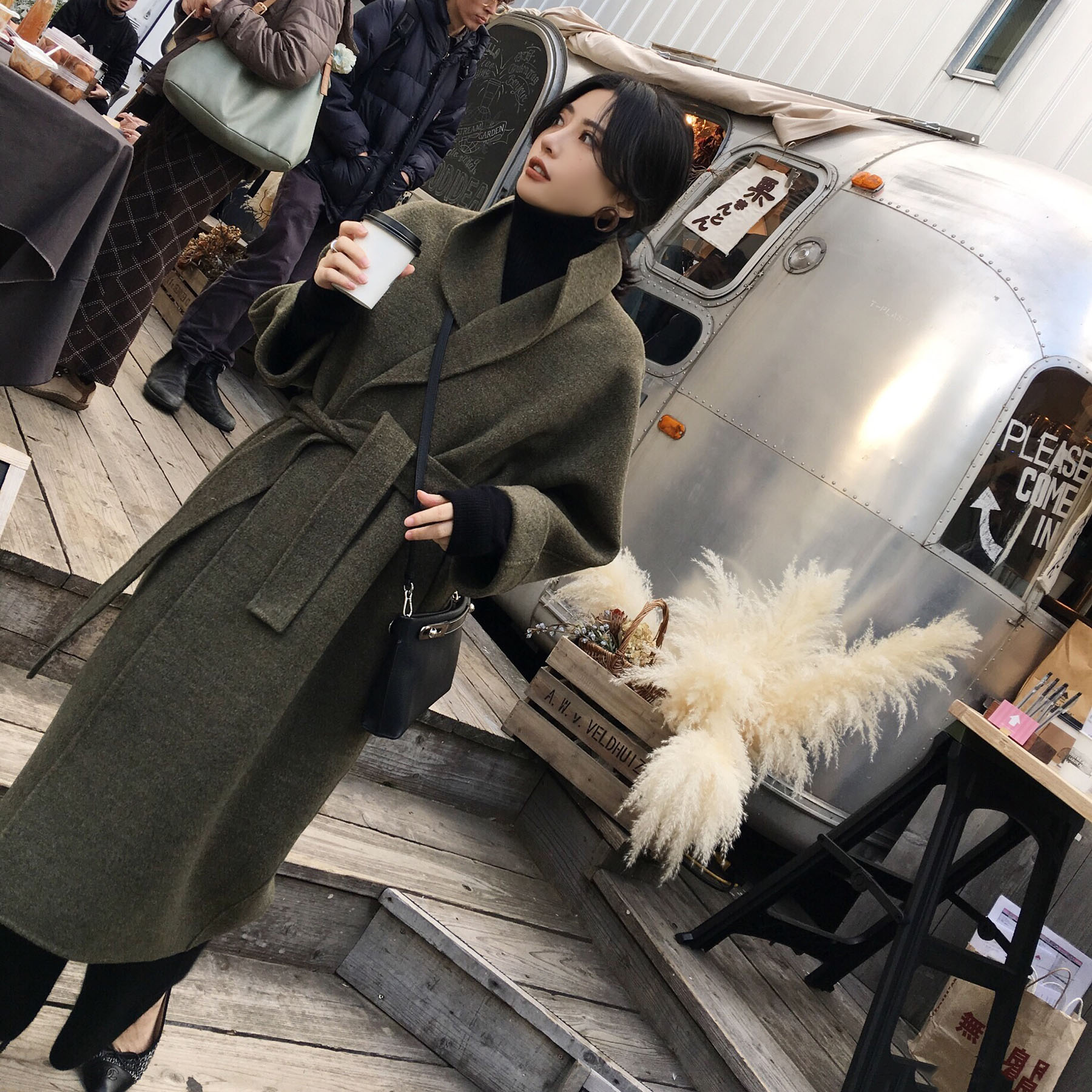 70%羊绒大衣穿上身的质感,羊绒大衣怎么穿出高级感