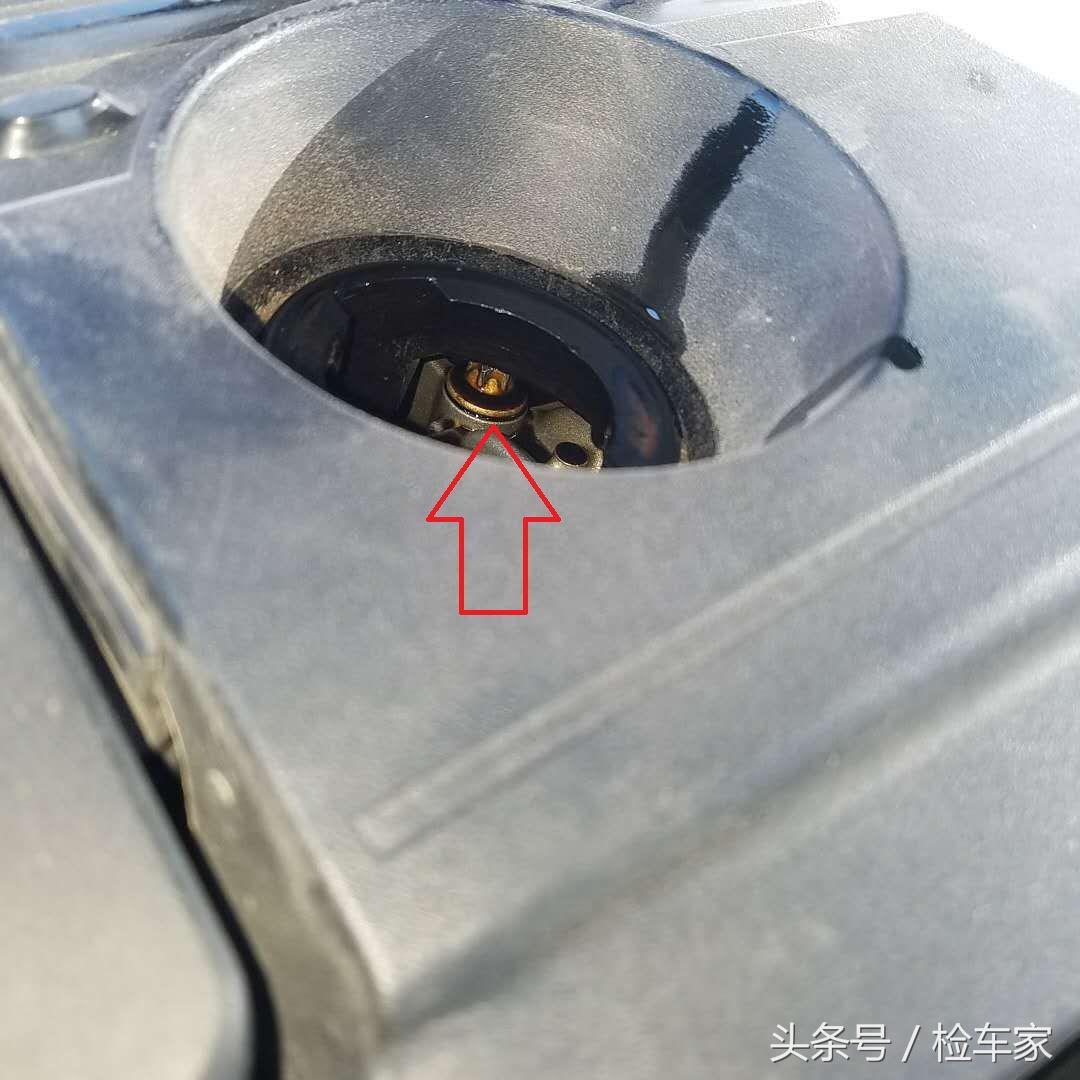 十二万公里的奔驰e200还能买吗,奔驰e200值不值得买