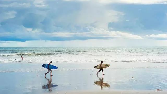 终极火山体验：在爪哇之巅，遇见蓝色地狱之火