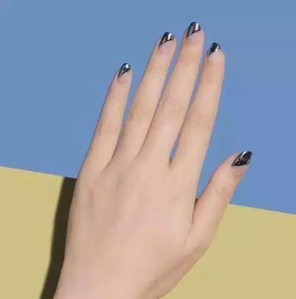 不用去美甲店了在家就能做美甲,美甲店做的美甲不想要了怎么办