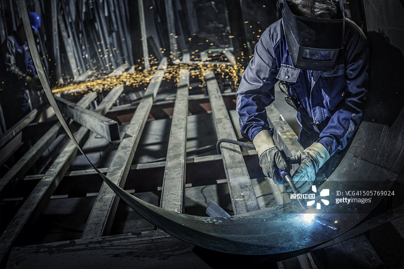 气保焊电压不稳.焊接时电弧不稳定。焊缝成型非常难看..请问