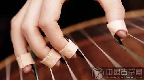 古筝指甲的鉴别方法,古筝义甲穿山甲和玳瑁哪个好