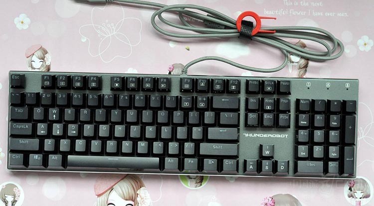 青轴黑轴茶轴红轴区别手感,青轴茶轴红轴黑轴选哪个键盘好