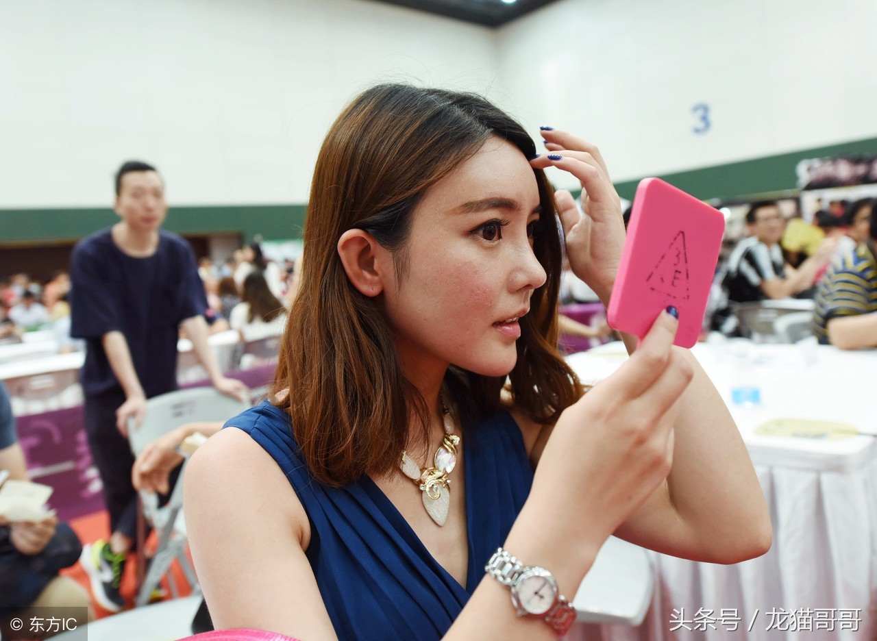 相亲男给我发笑脸,相亲男老让我发照片给他