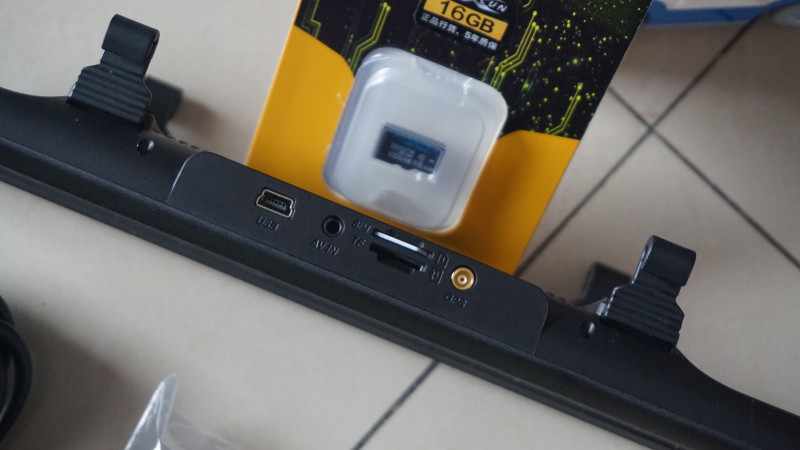 全面屏与后视镜的组合，威路特M8带来更安全的行车体验