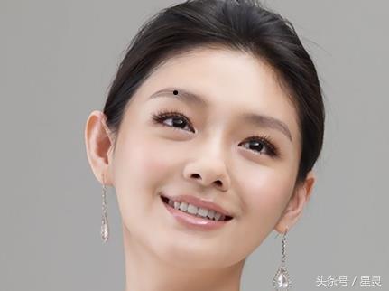男人左眉毛下方有痣代表什么意思,眉毛上长痣和脖子上长痣代表什么