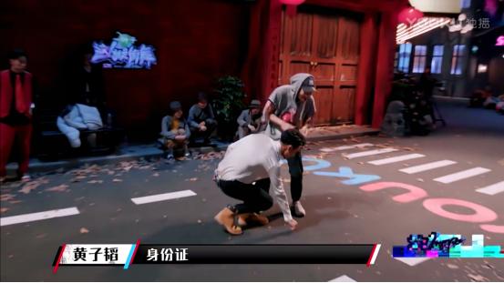 有黄子韬这样的队长，队员做梦都会笑醒，实在是太中二了