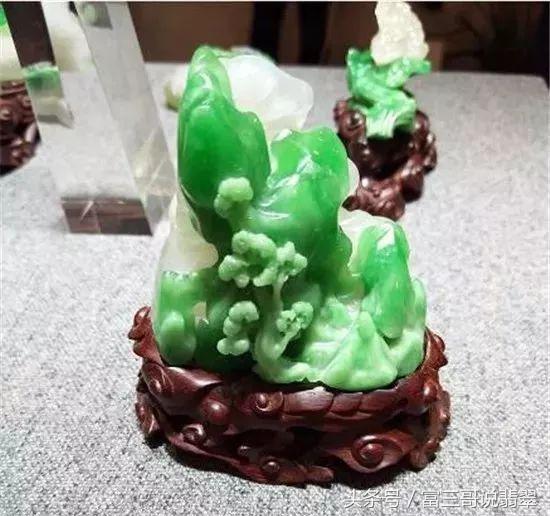 如何鉴别青海翠青玉真假,青海翡翠和缅甸翡翠区别